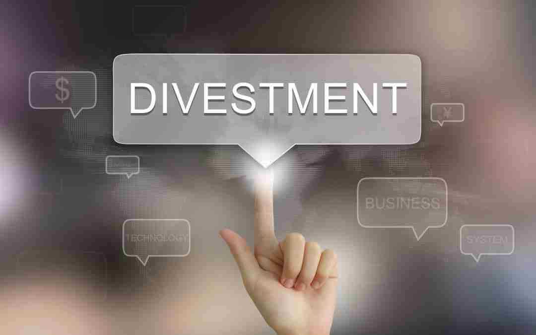 Finger Pointing to Word Divestment